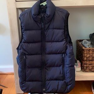 Boys size M Gap navy puffy vest- excellent condition